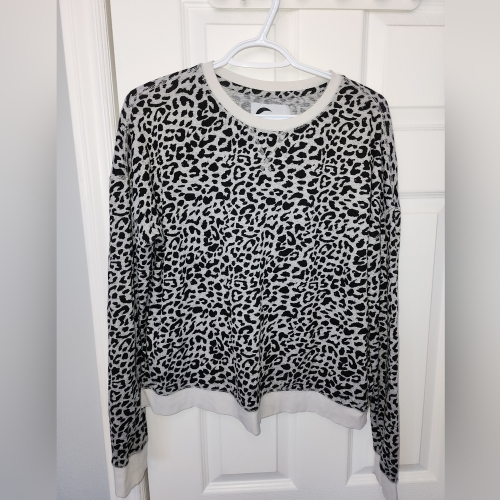 ZYIA Long Sleeve Light Sweater Animal Print